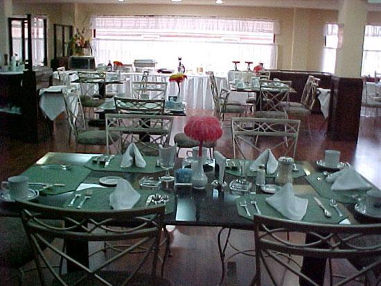 Rose Hotel Monterrey Restaurant foto